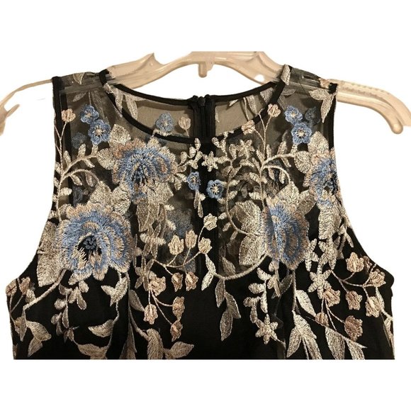 NWT WHITE HOUSE BLACK MARKET Embroidered Lace Sheath Dress Sz 4 Blue - Picture 2 of 6